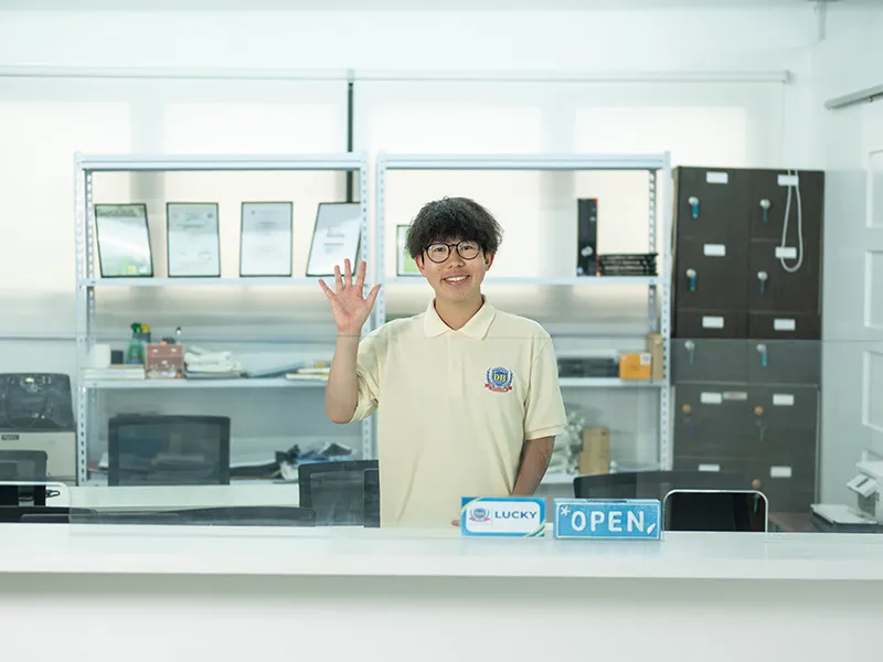 日本人スタッフ