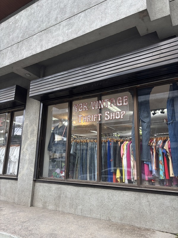 店内はまるでタイムスリップ！Y2Kスタイル満載